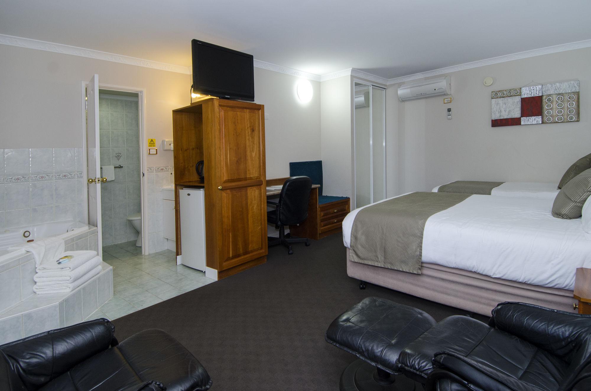 Quality Inn Railway Motel Kalgoorlie Exterior photo