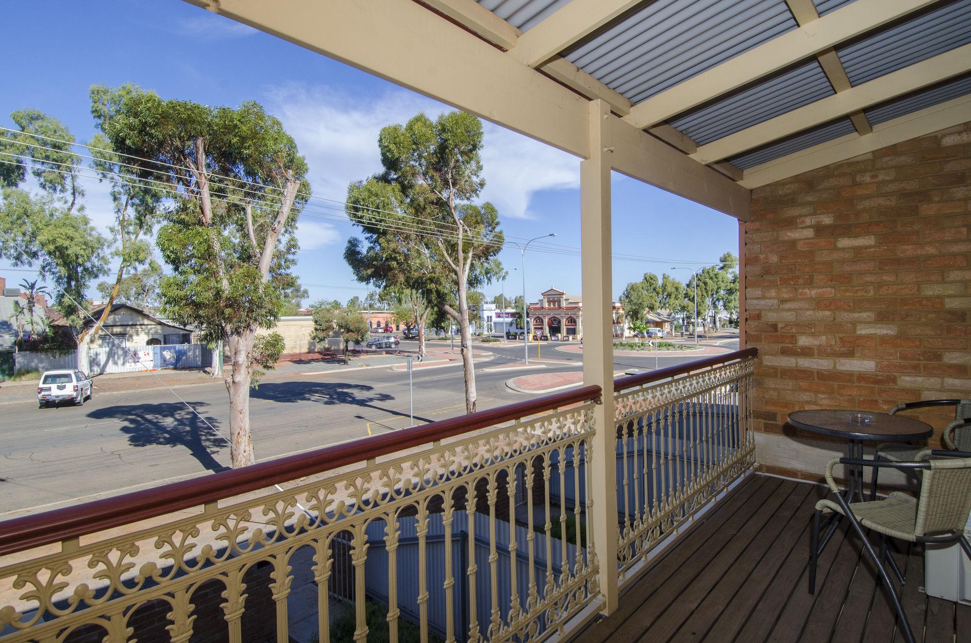 Quality Inn Railway Motel Kalgoorlie Exterior photo