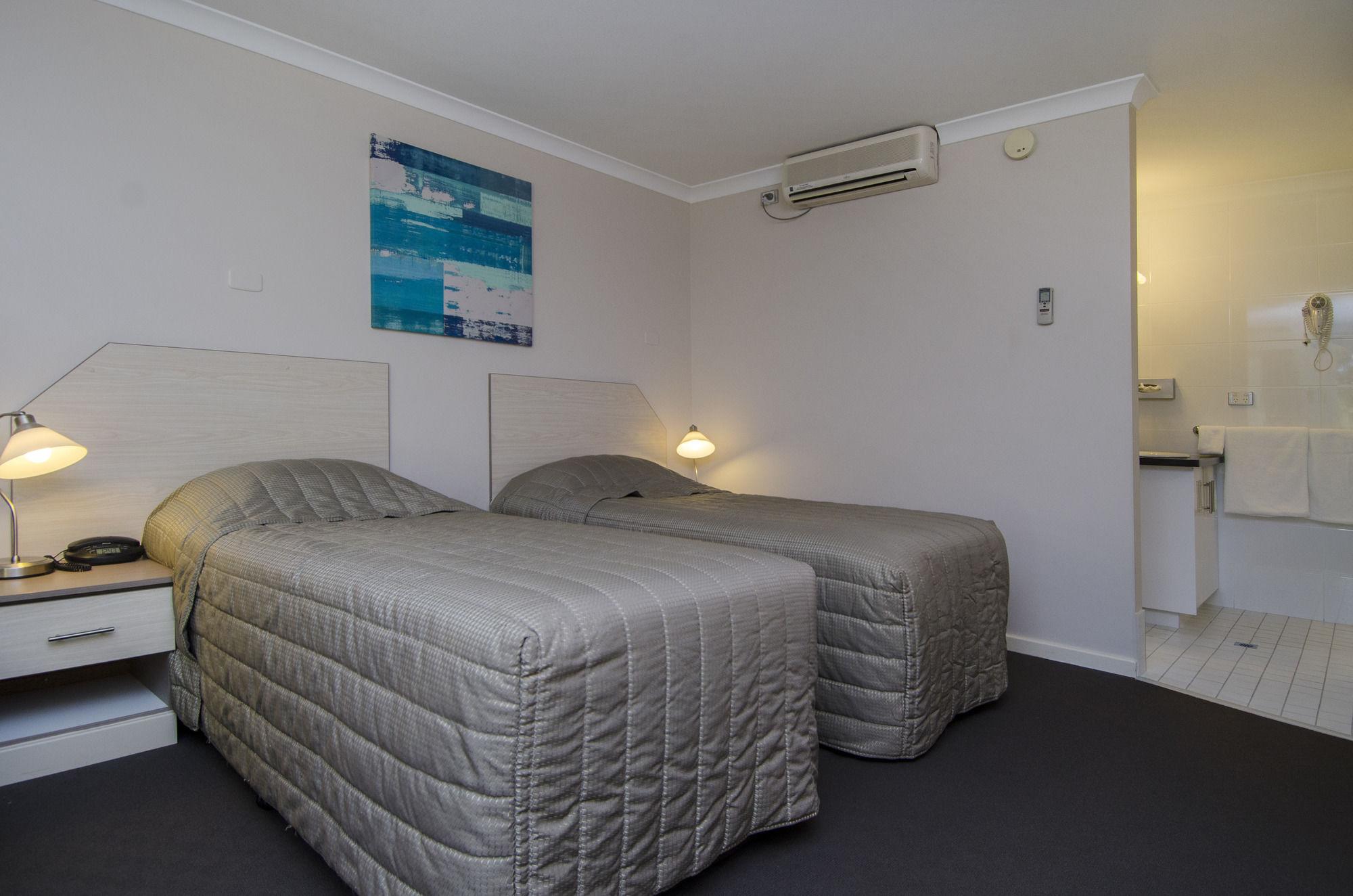 Quality Inn Railway Motel Kalgoorlie Exterior photo