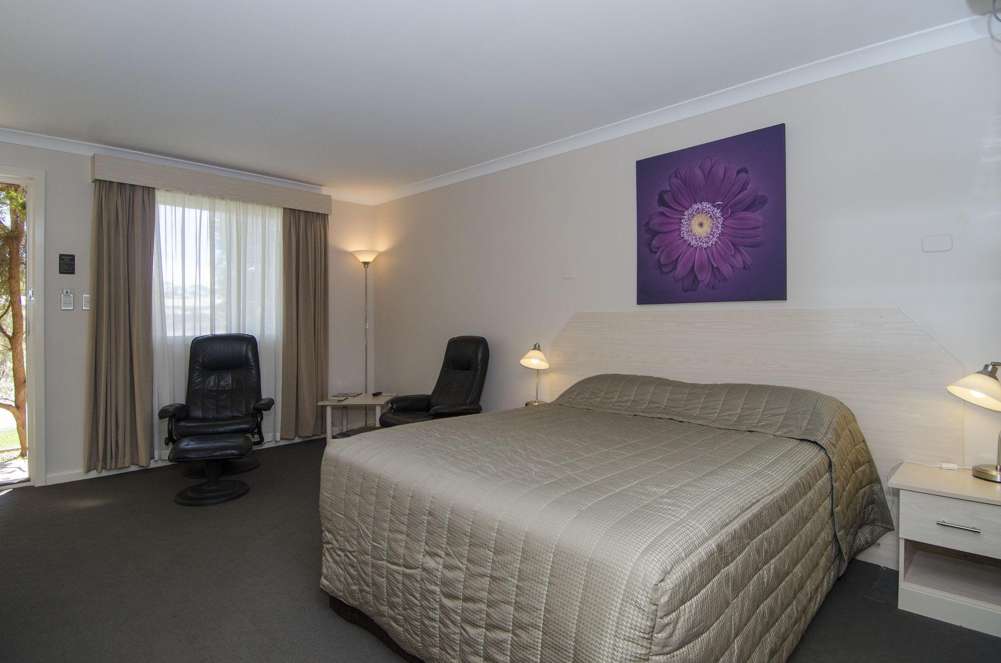 Quality Inn Railway Motel Kalgoorlie Exterior photo